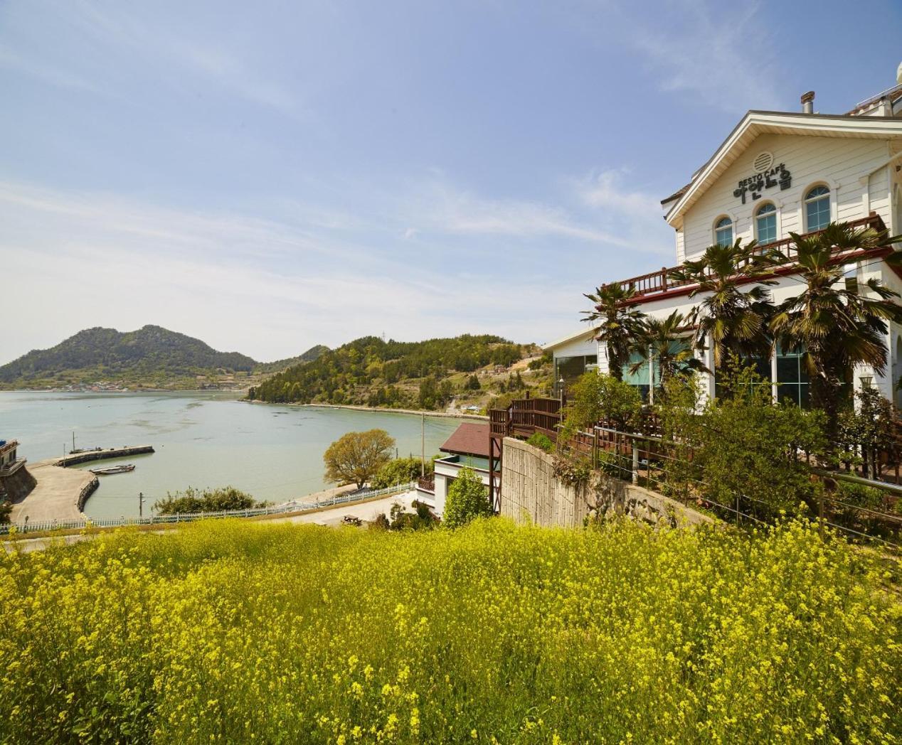 Goheung Hayan Noeul Hotel Ngoại thất bức ảnh