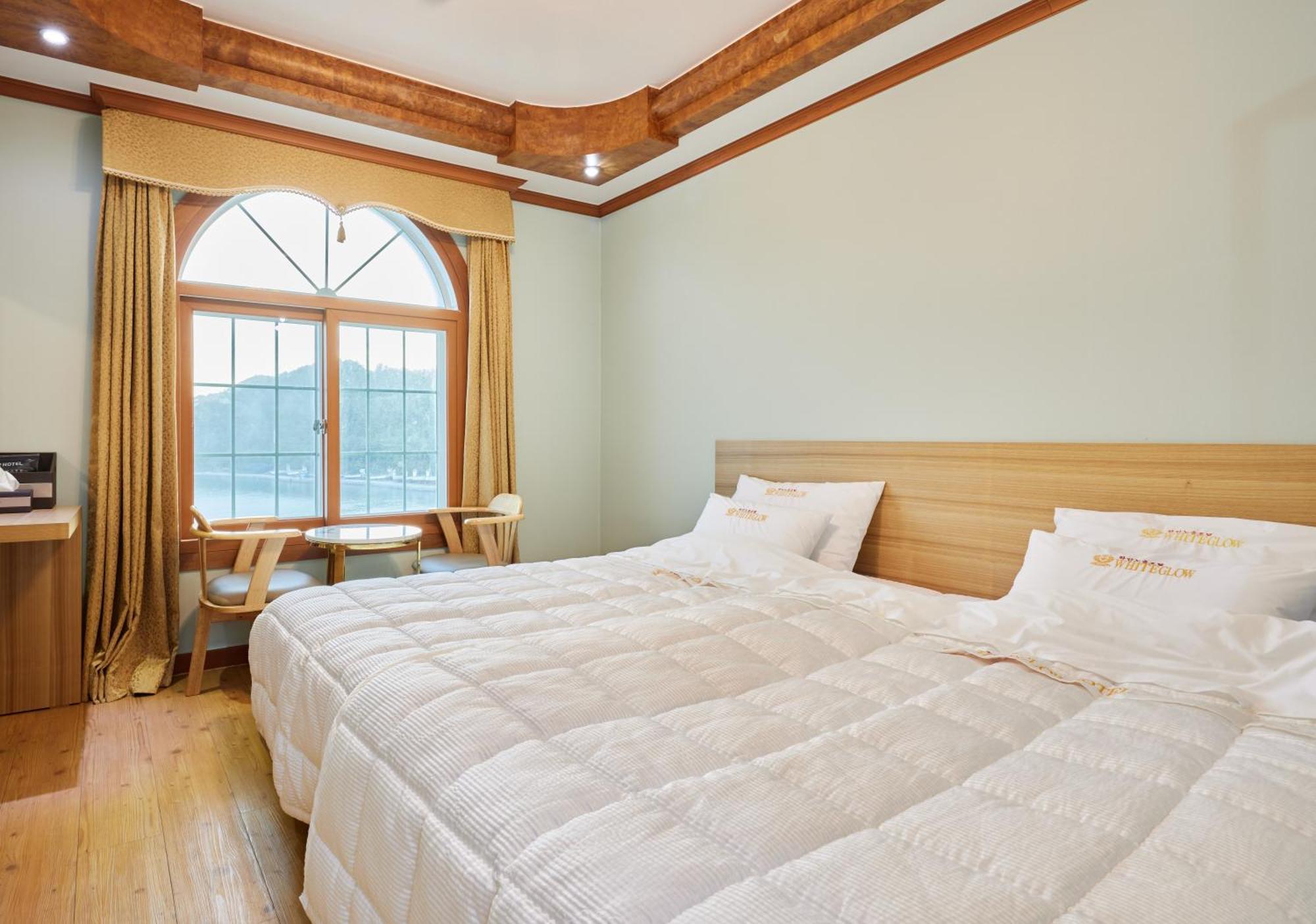 Goheung Hayan Noeul Hotel Ngoại thất bức ảnh